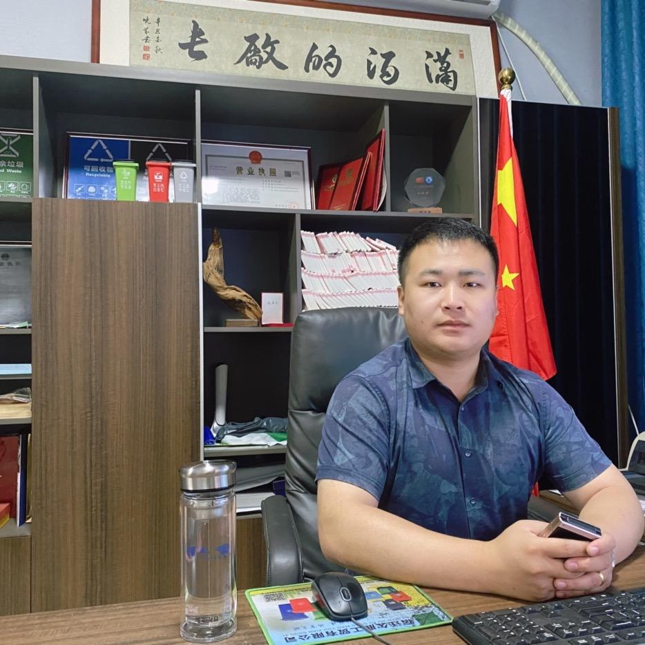 魏小洋✨潇洒的厂长（垃圾桶生产厂家）