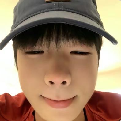 忧郁的黑猪
