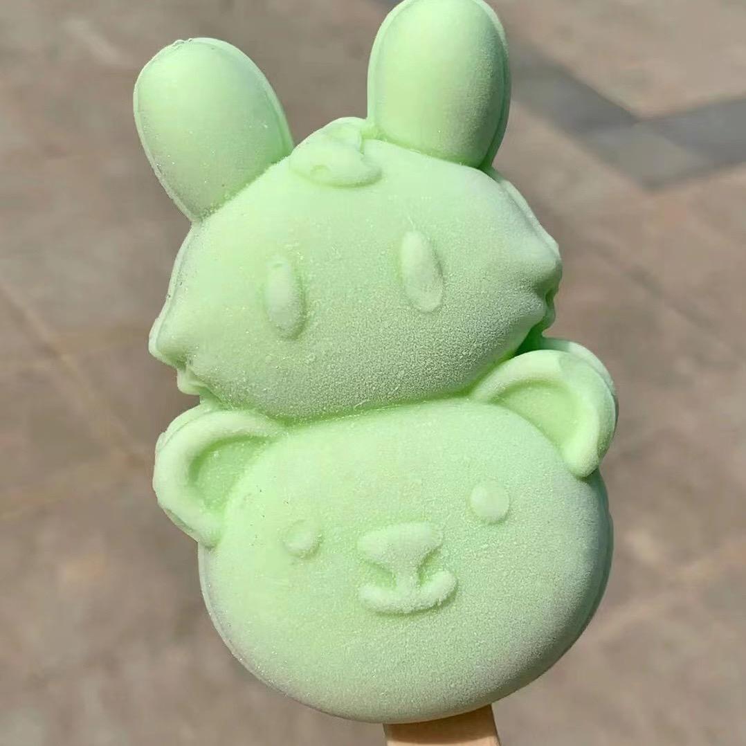 小熊🐻吹奶盖