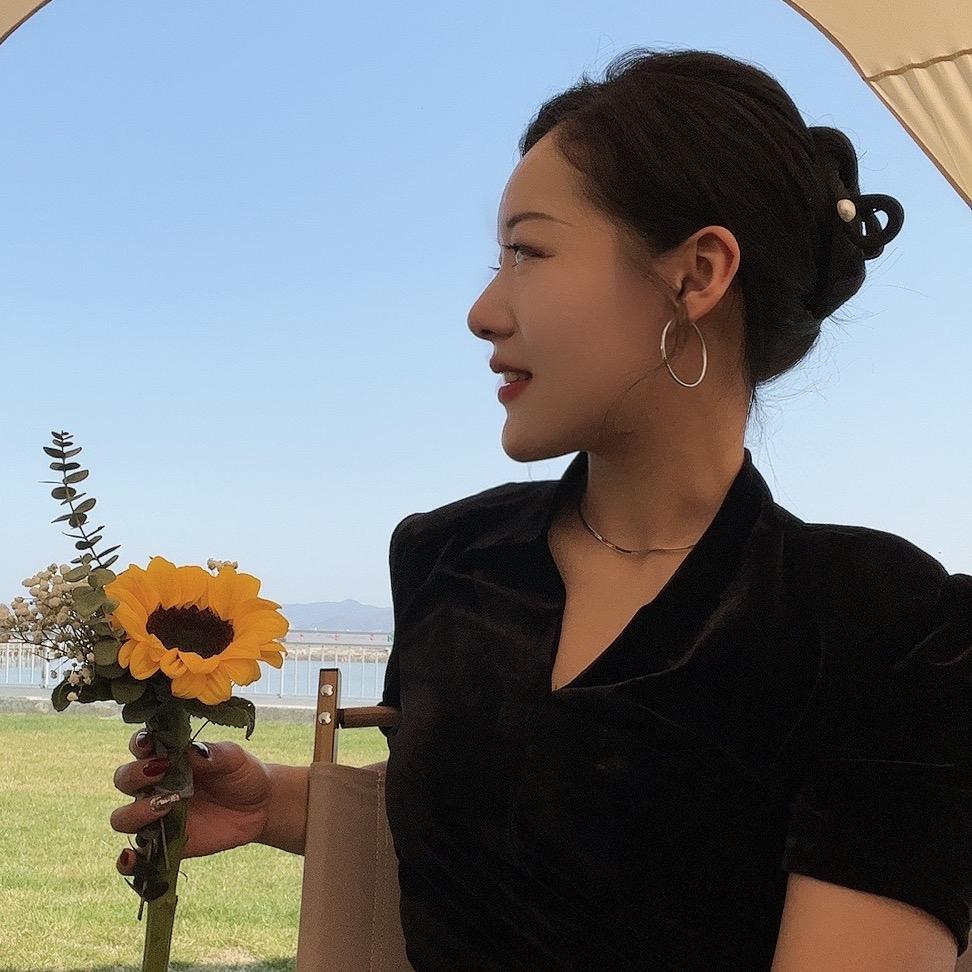 有个女孩名叫婉君