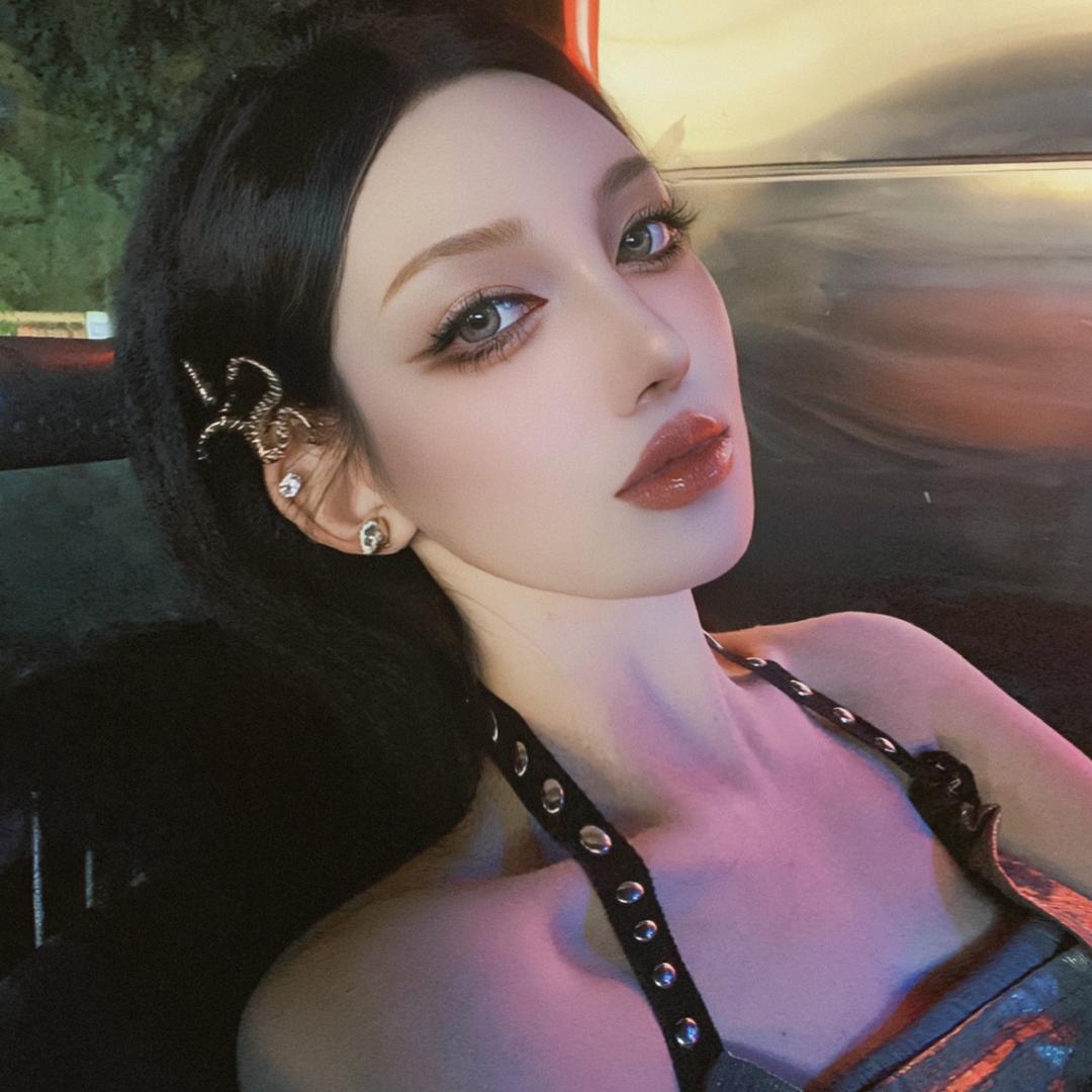 璃苏𝕷𝖘𝖘𝖚𝖊