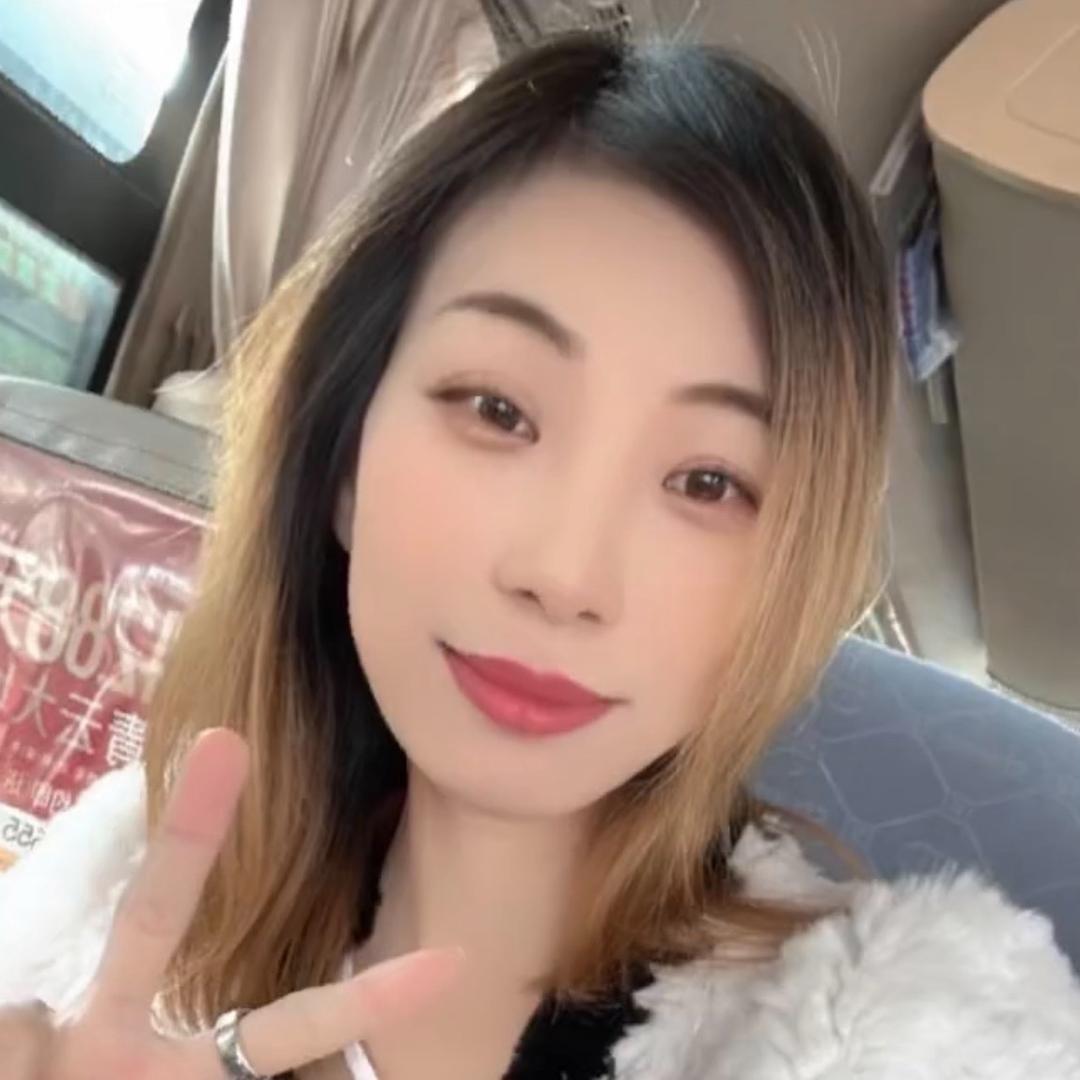 李容儿的（藏香猪）