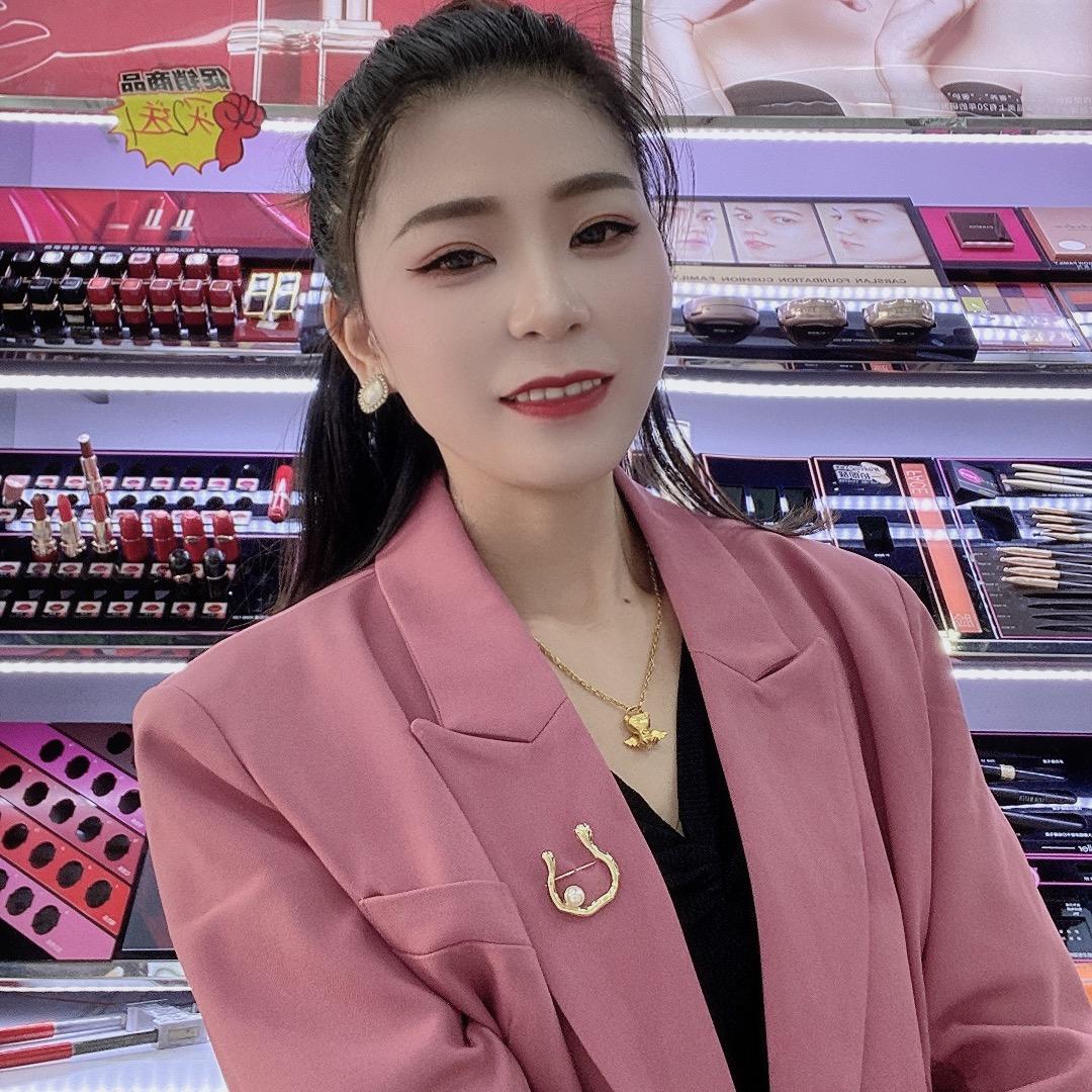 红唇👄牙白🦷