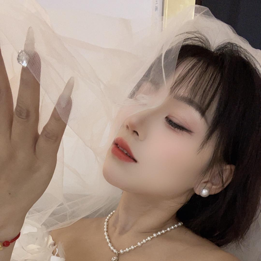 美睫纹绣的小姐姐