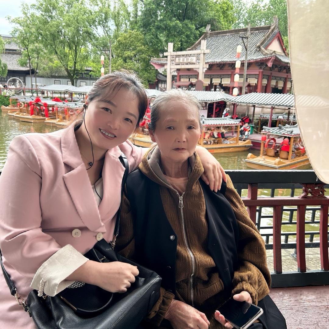 朱姐爱才艺