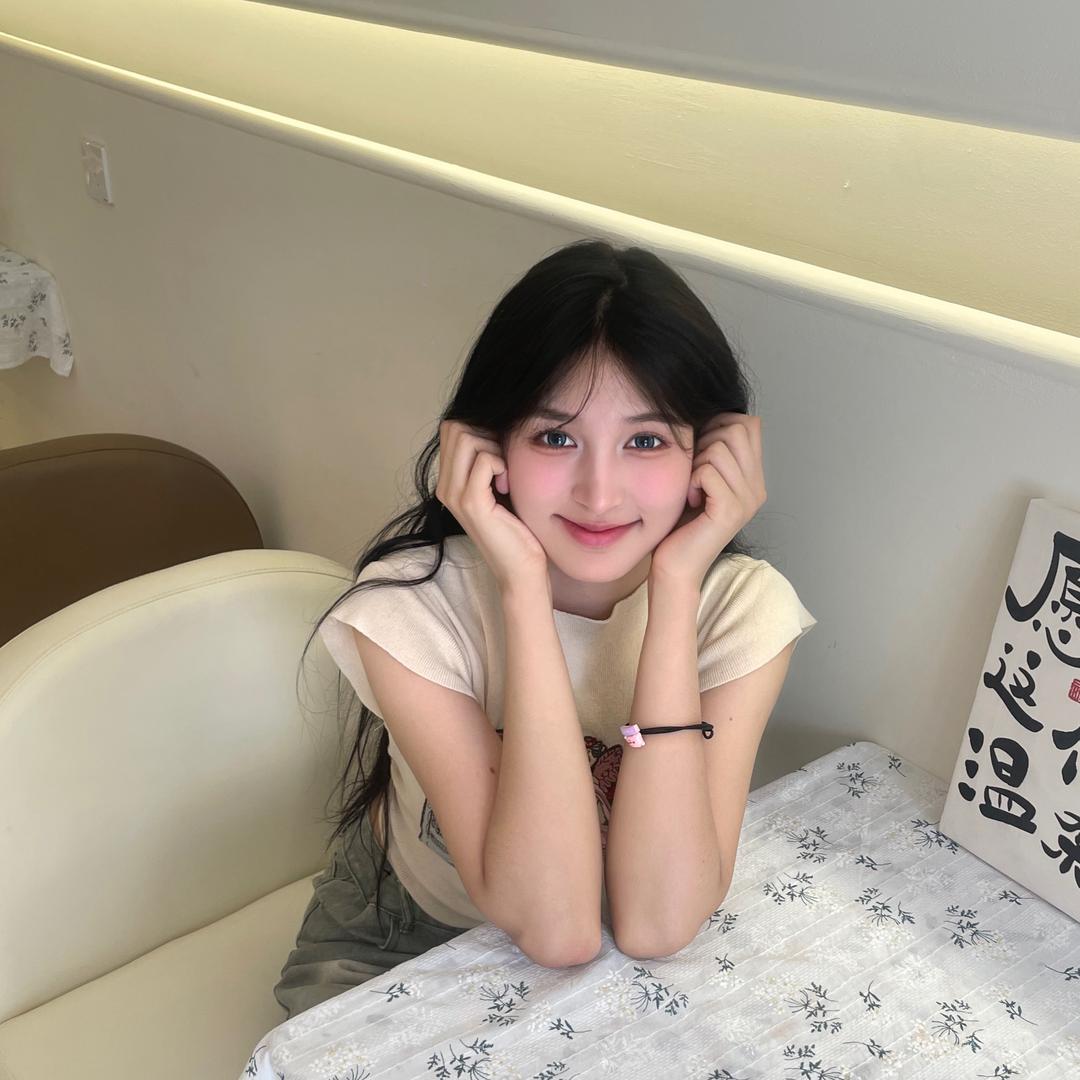 小夏刚睡醒😴
