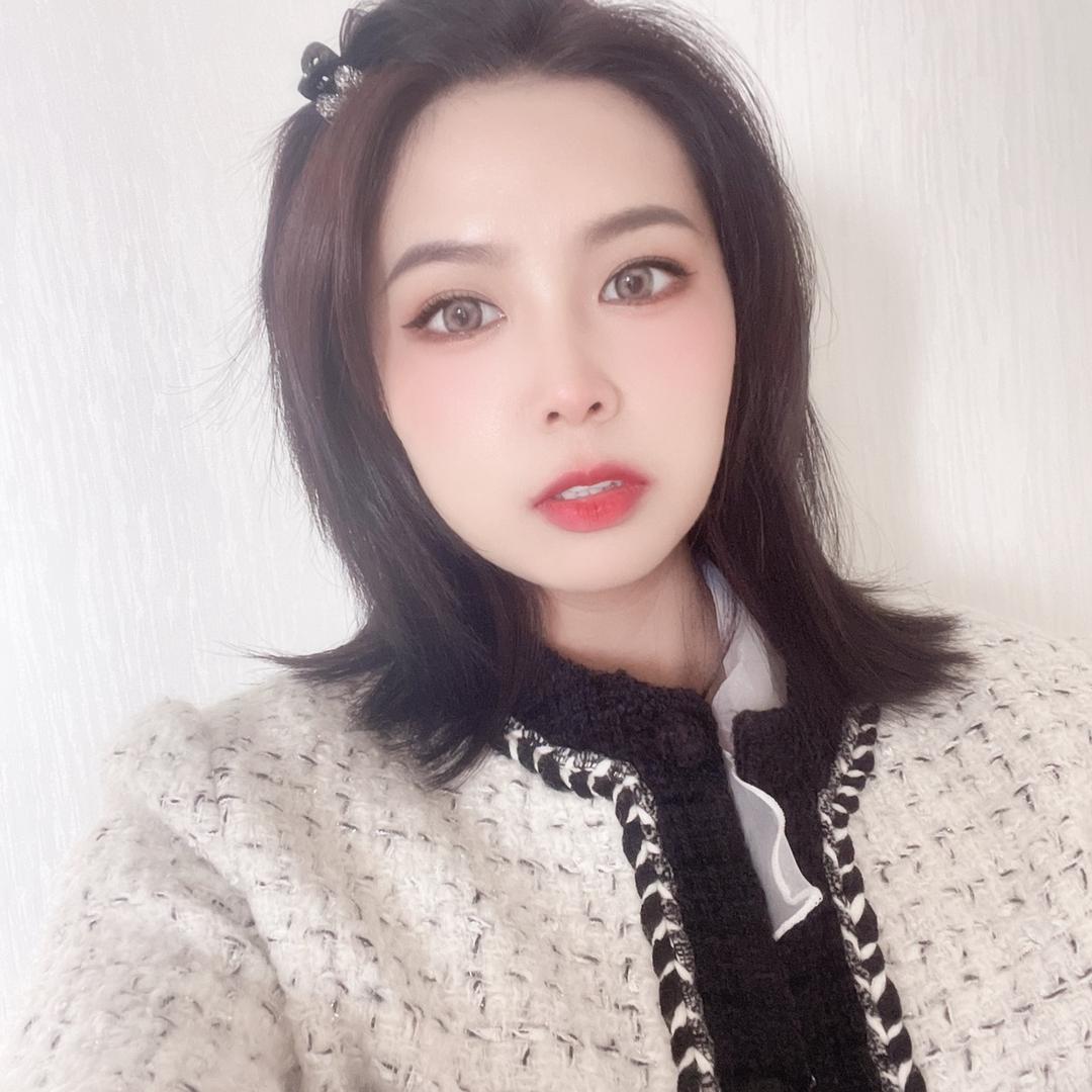 莉莉美甲店