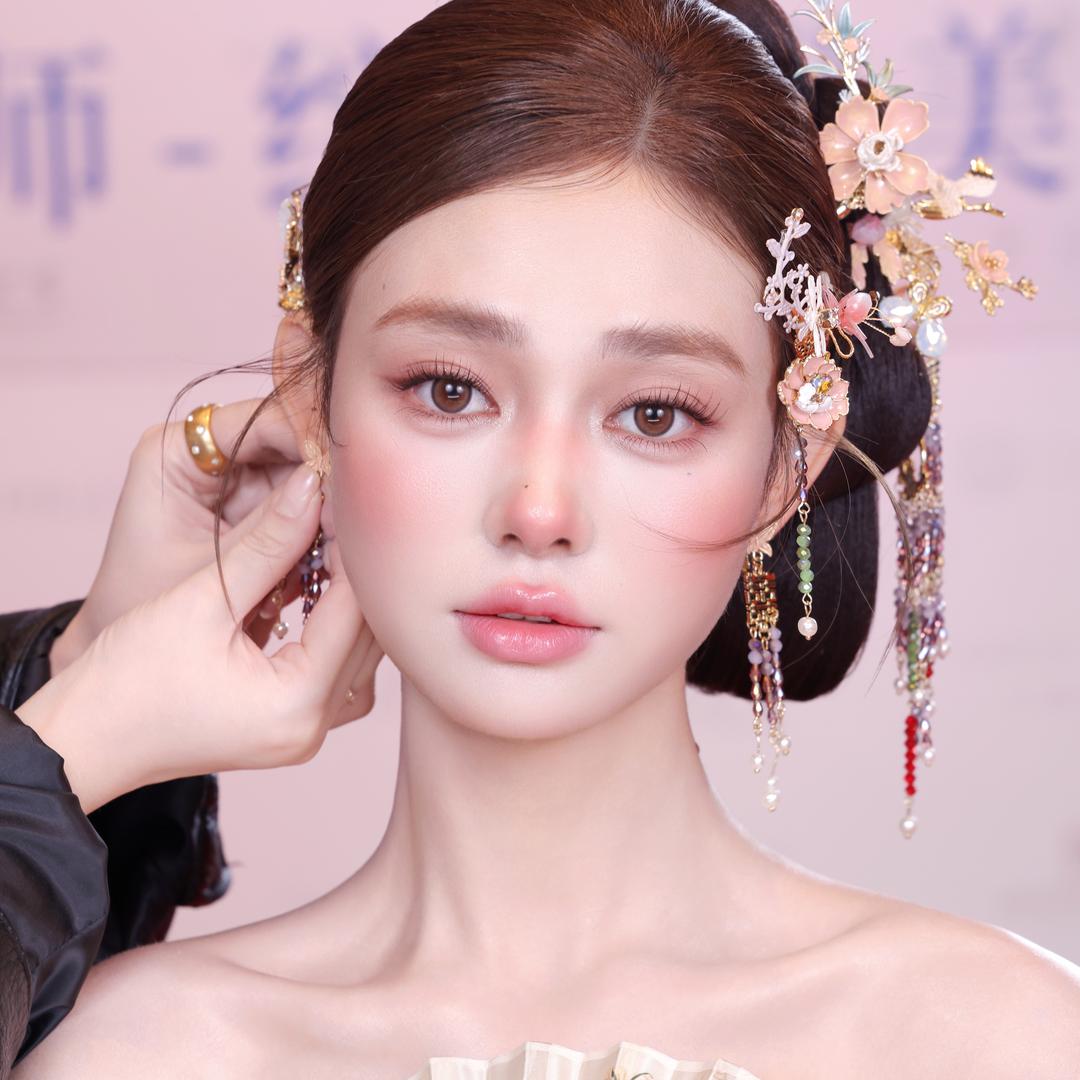 化妆讲师：雨欣老师（招学员）