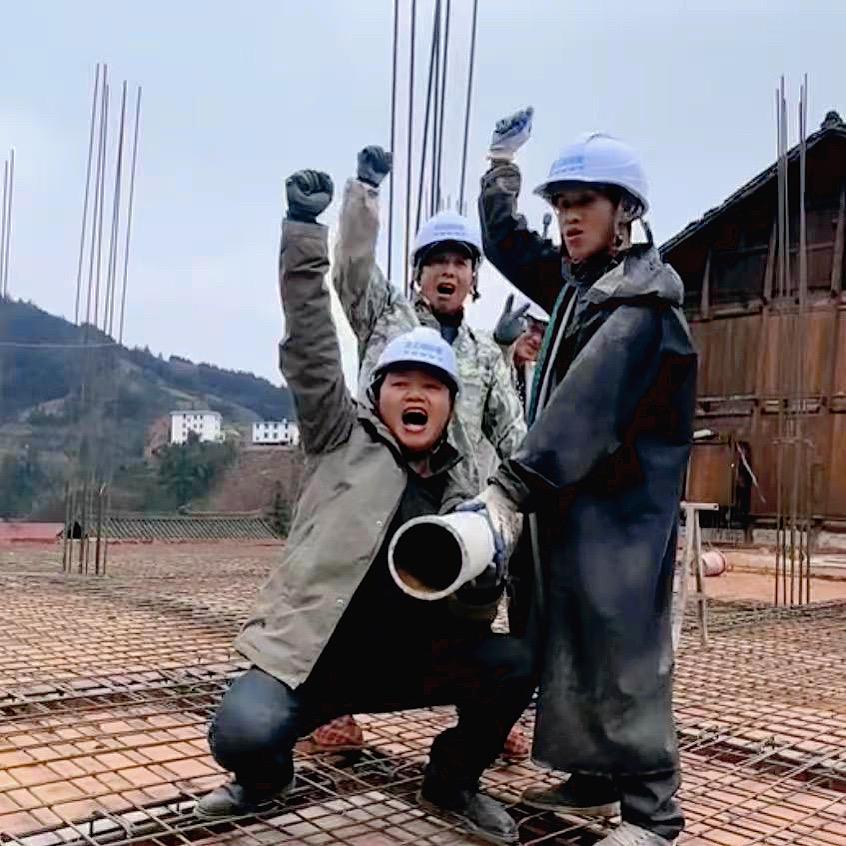 龙哥乡村别墅全包（招工人）