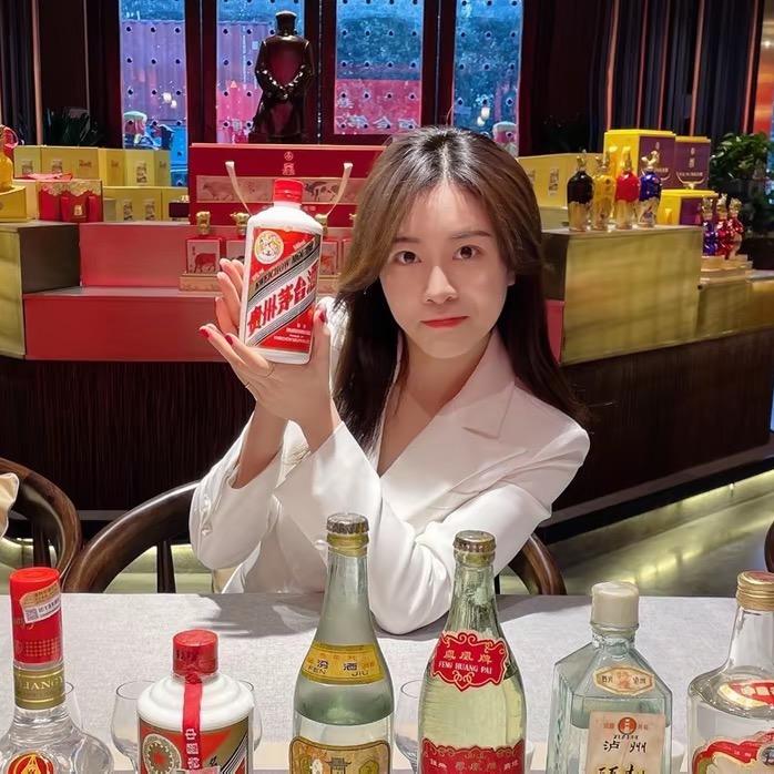 大奔姐的大酒馆