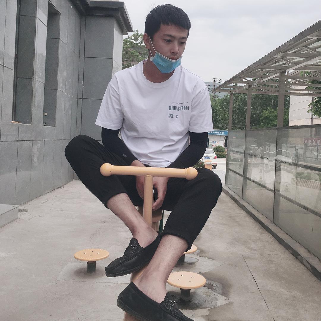 g卑微得不像话
