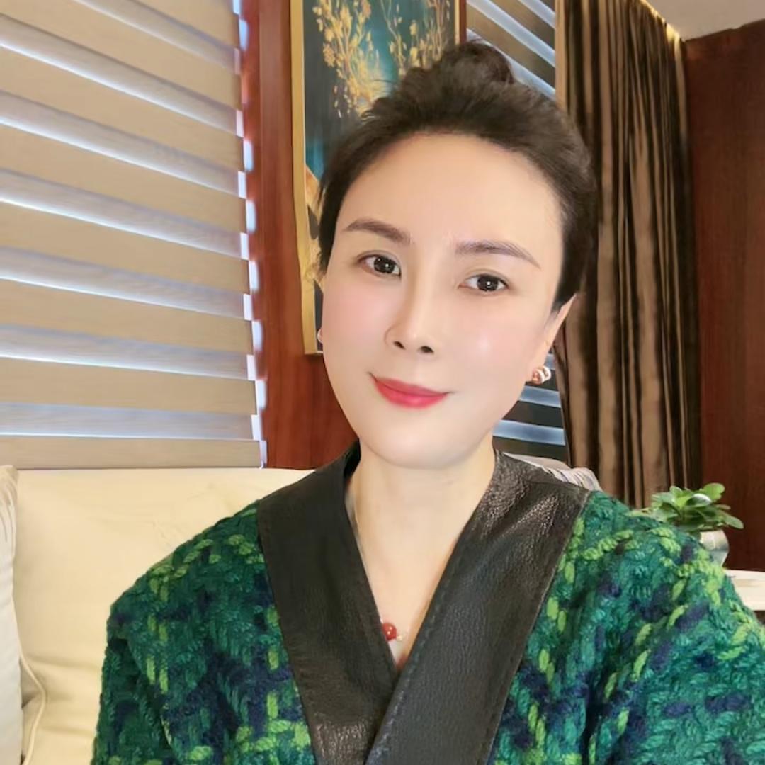 一诺华姐 （6:00@一诺总裁华姐开播）