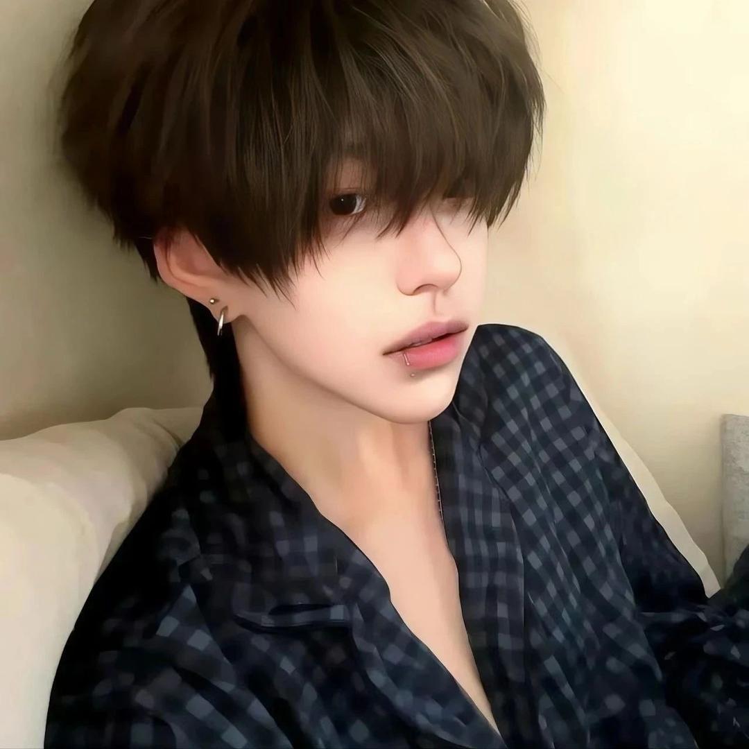 阿龙.