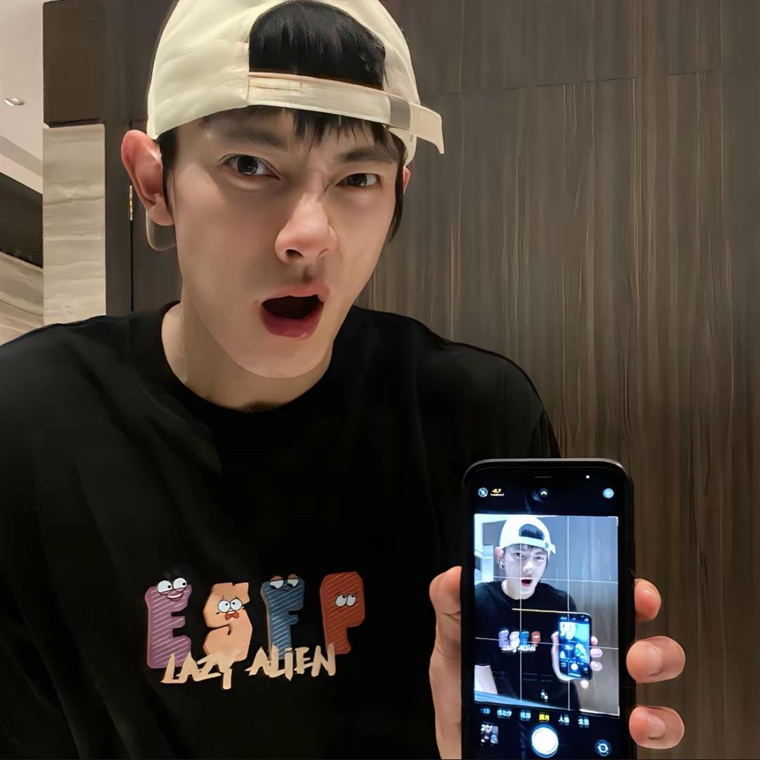 你头发乱了