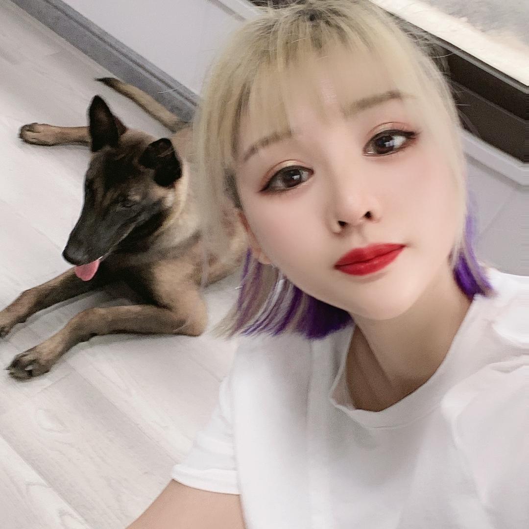阿得莫