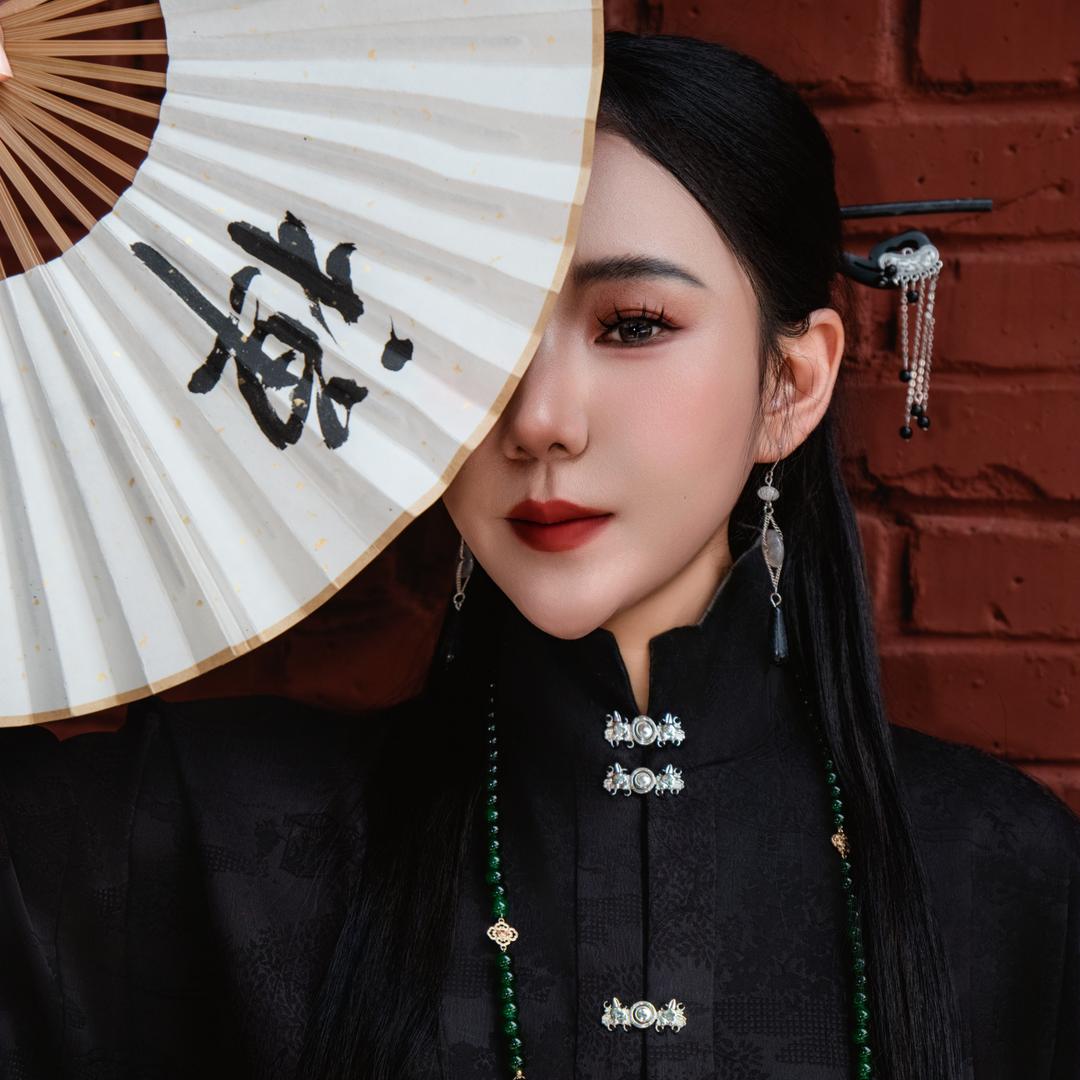 曼妮
