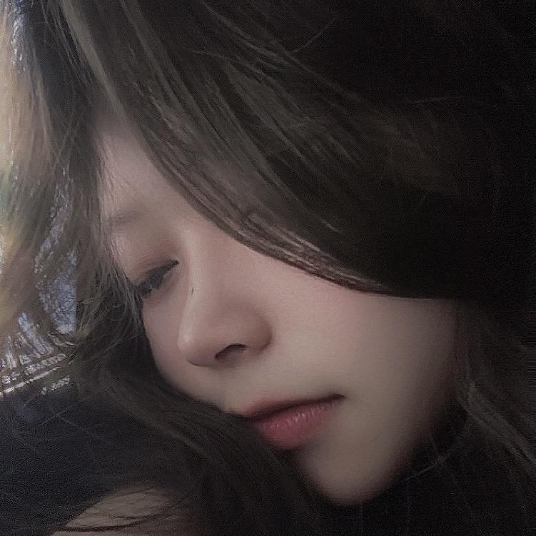 嗯