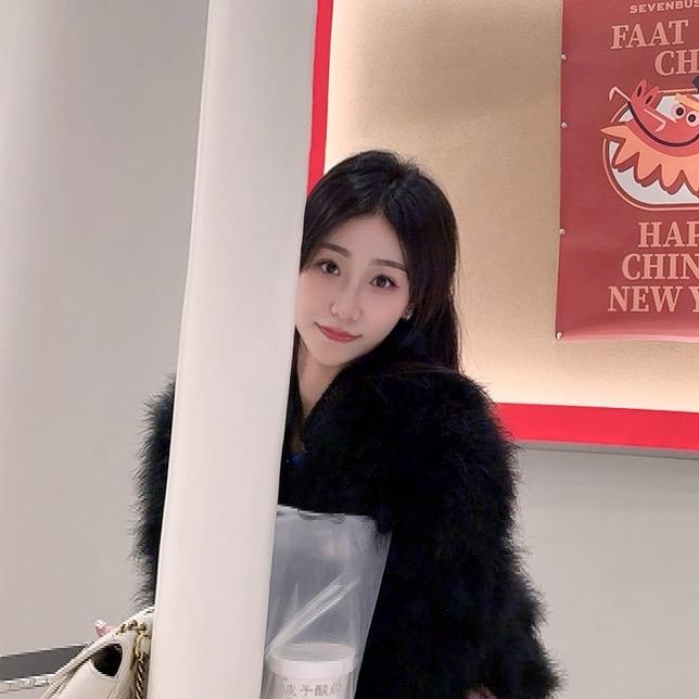 小张爱吃糖🍬