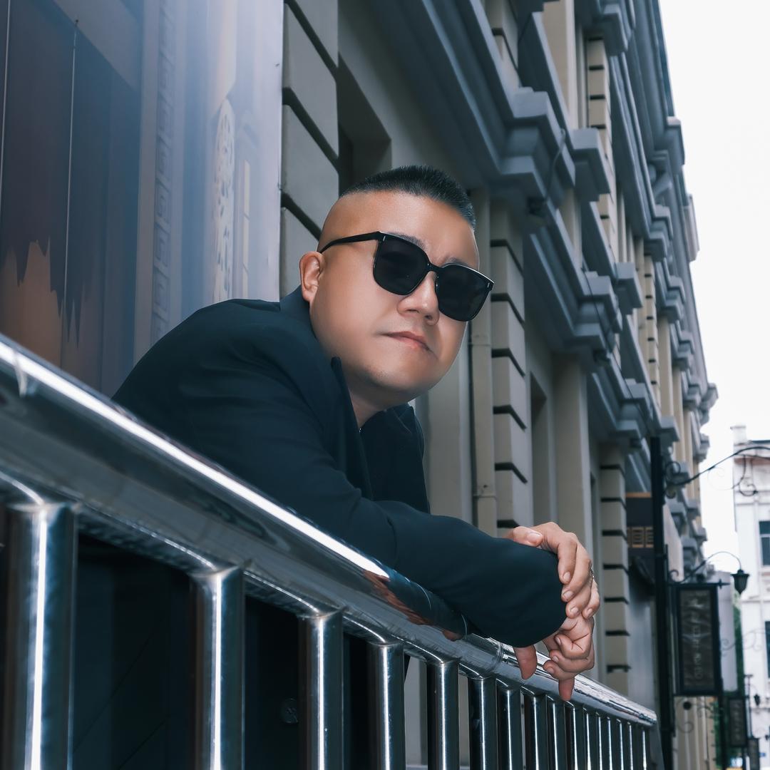 小六（吨吨吨）@抖音