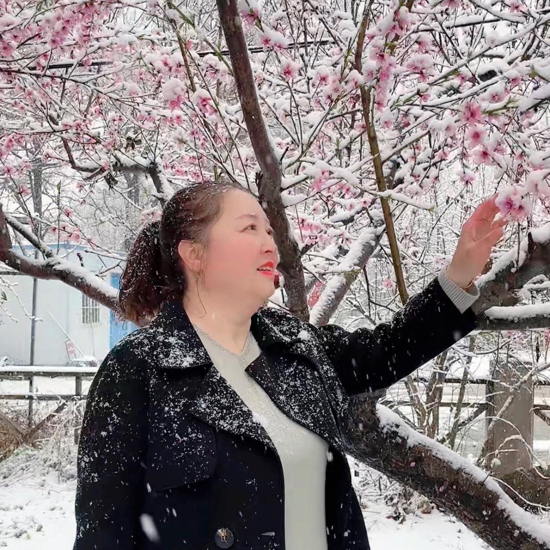 素颜、依然妩媚