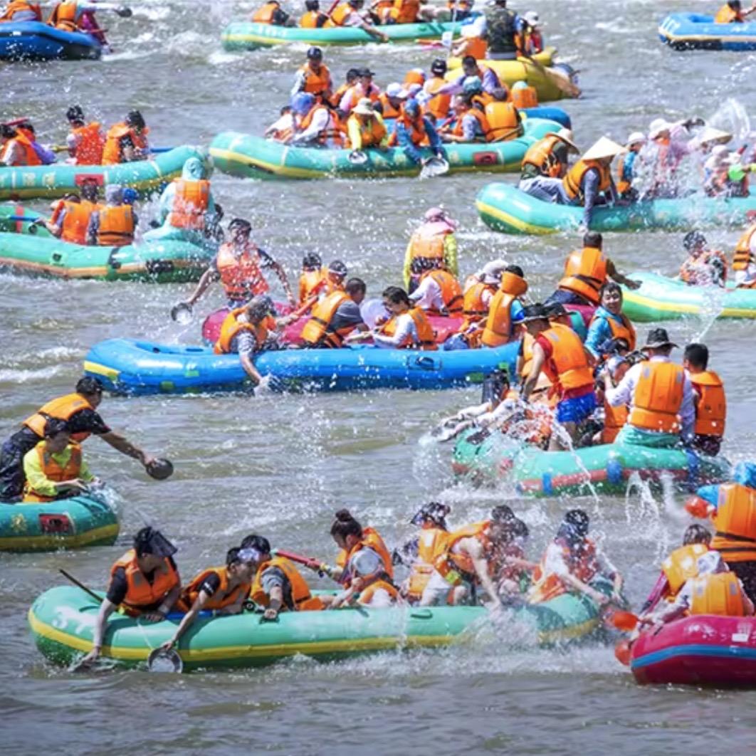 红河谷漂流-小茜