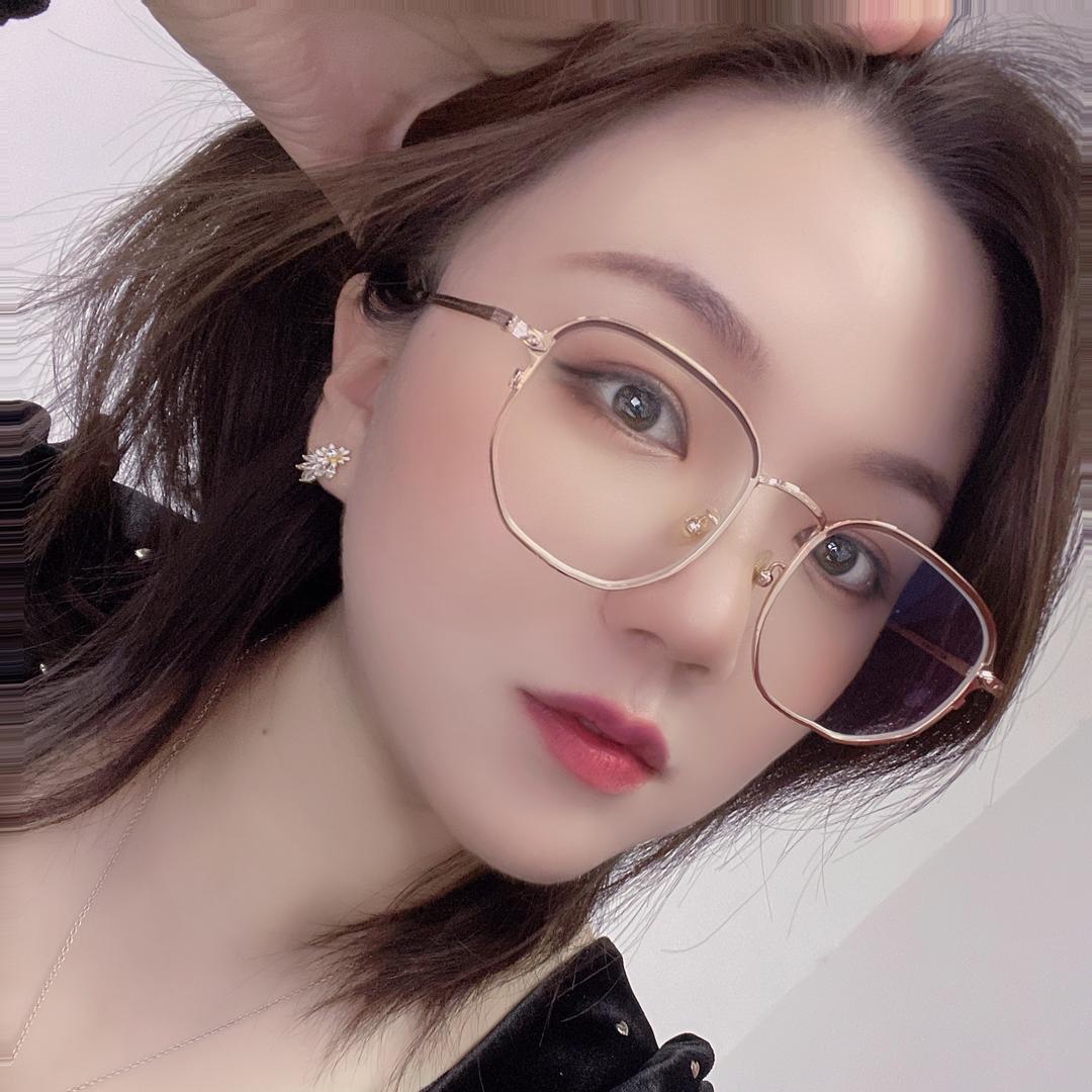👸🏻琪琪爱吃冰激凌✨🌸头像