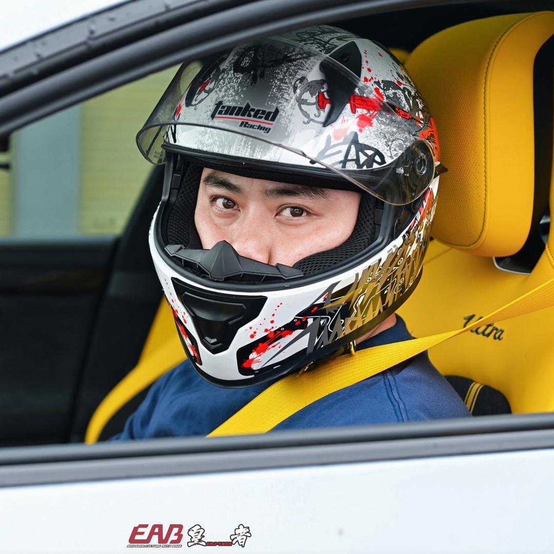 爱玩车的韦小宝（专业改装小米汽车)