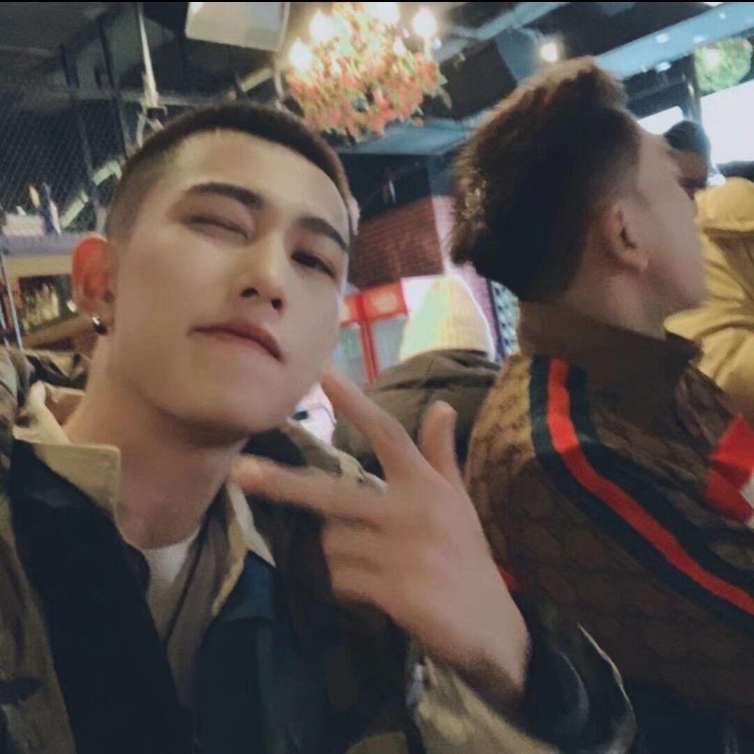 刘一手🎤