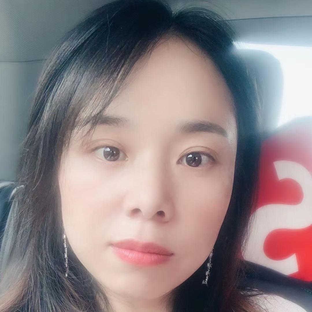 伊艾妮薇舞蹈服生产厂家