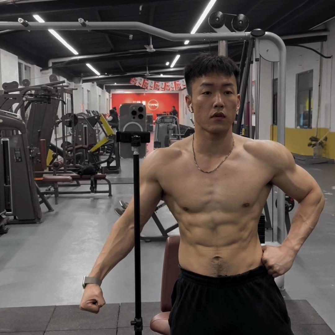 练不大的强子