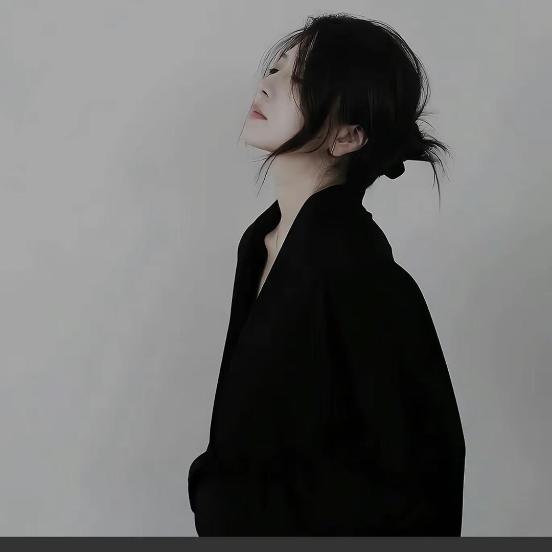 一个无趣的灵魂 ZYH🌻