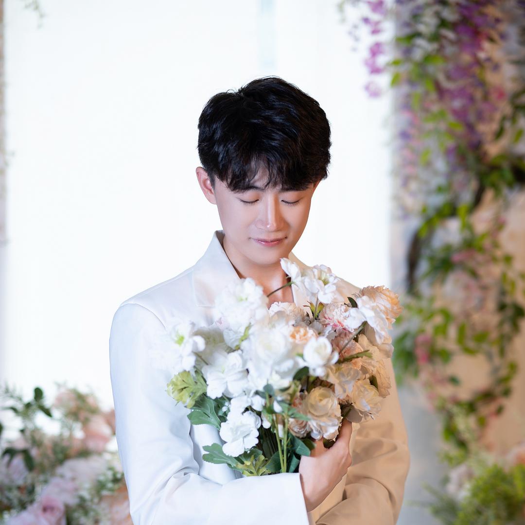 凡凡 .（舞动青春）