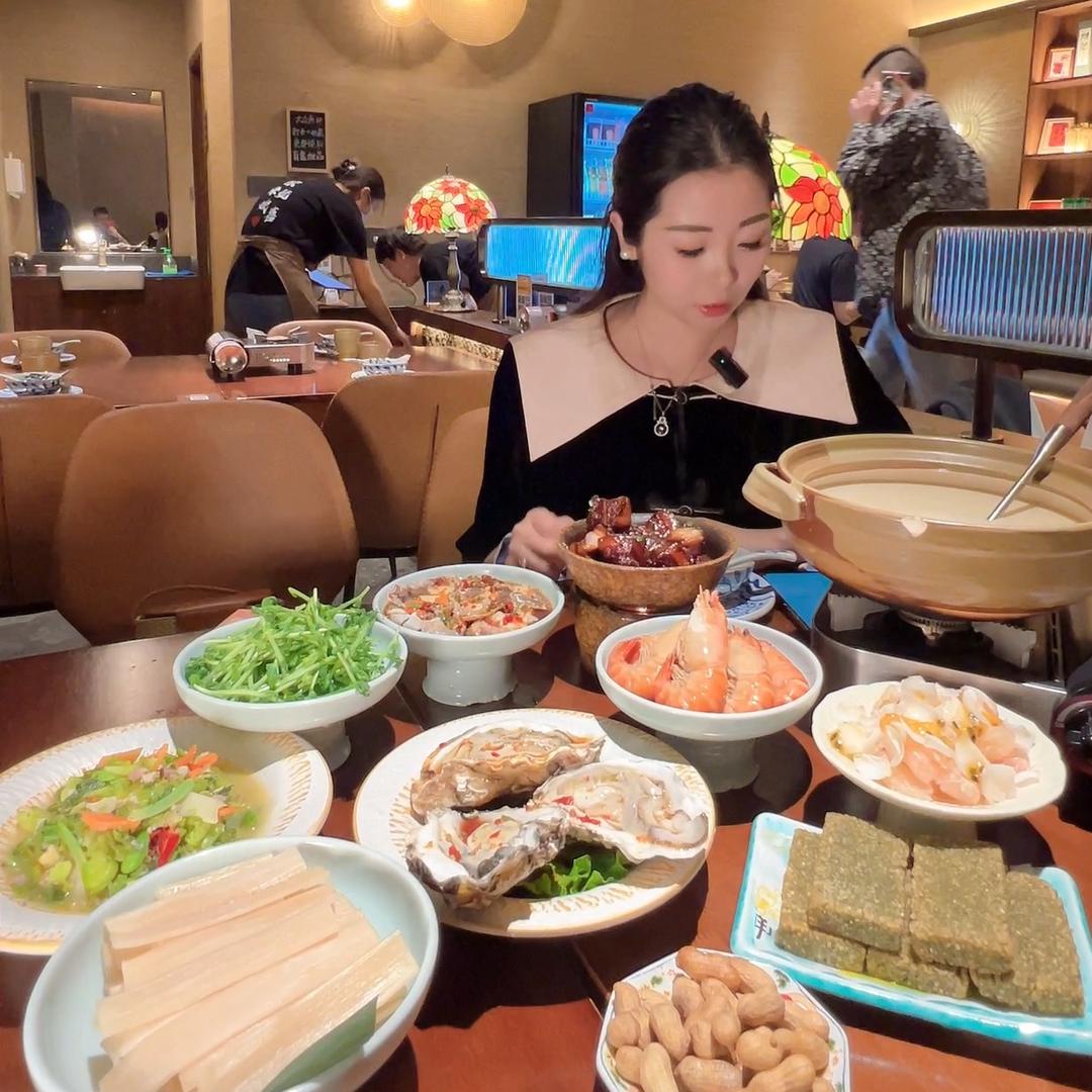 小彩蛋逛吃逛玩