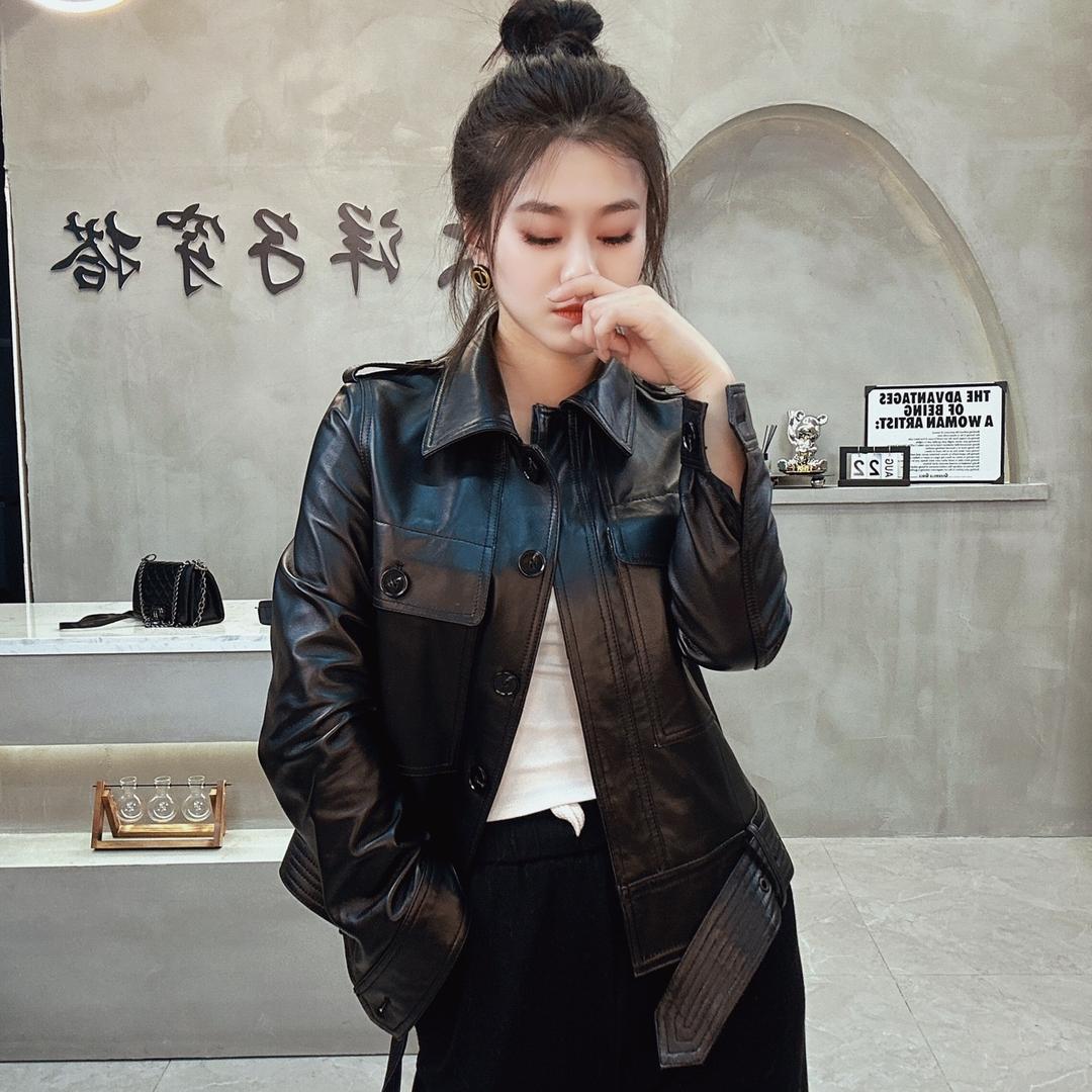 大洋子穿搭服饰