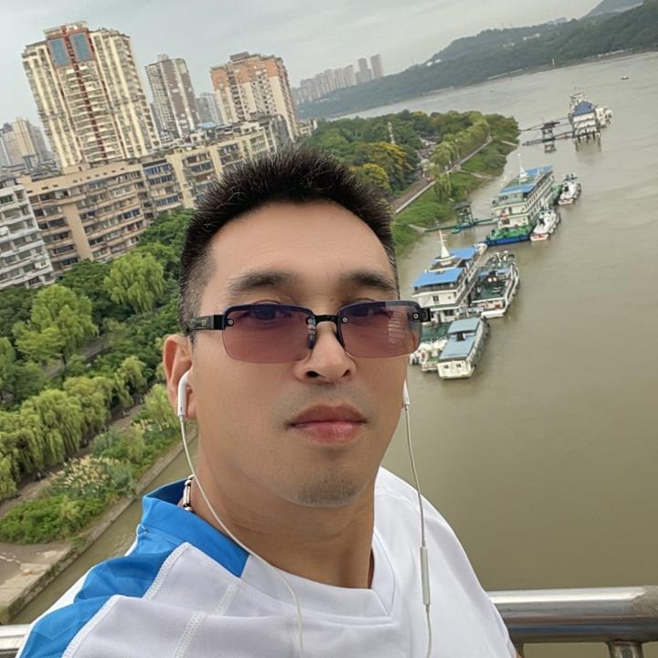 邱彬汽车导航维修