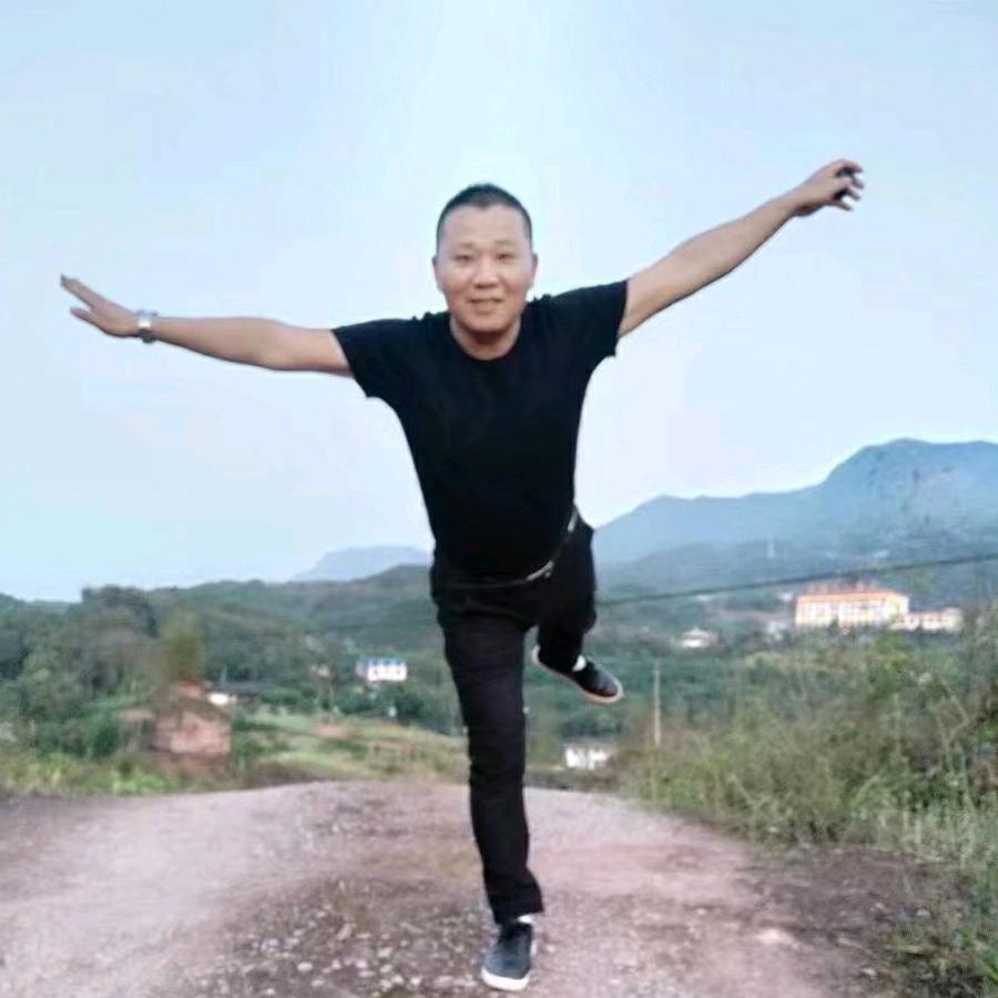 雷少16至19号晚七点少莲超市直播年货节@抖音