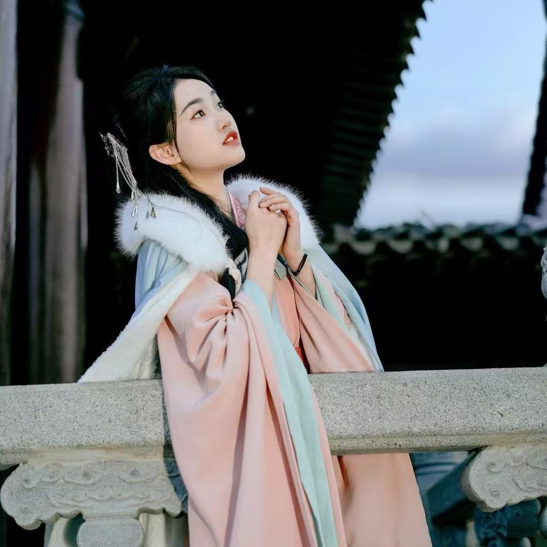 宫翎瑶