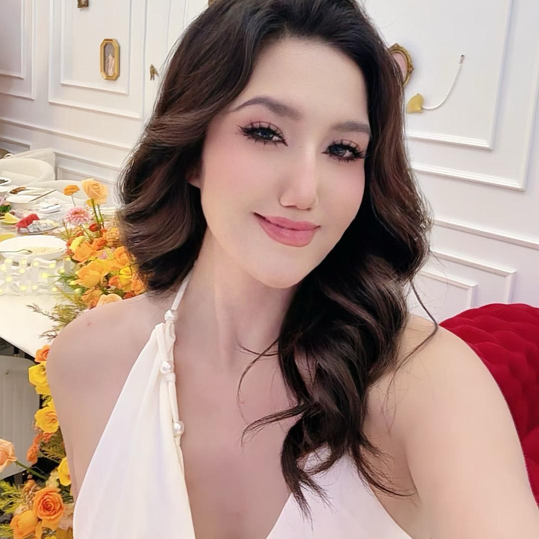 朱莉- Julie