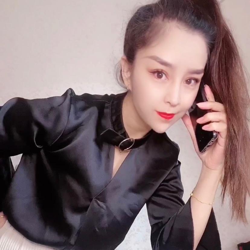 小姐姐一家(每晚7点直播)
