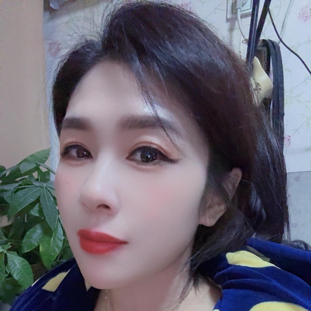 女王，D