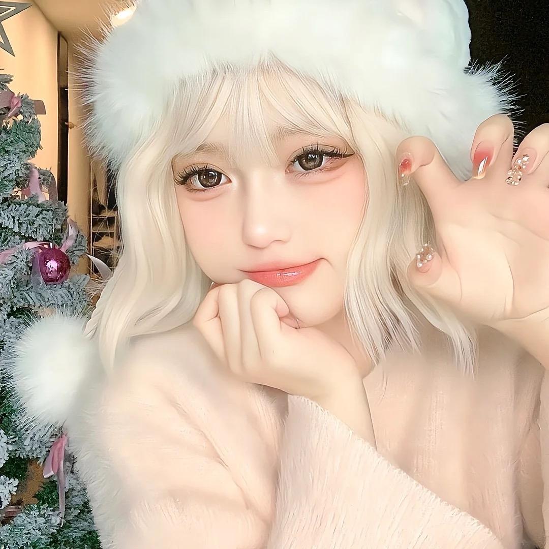 爱美甲的奶糖