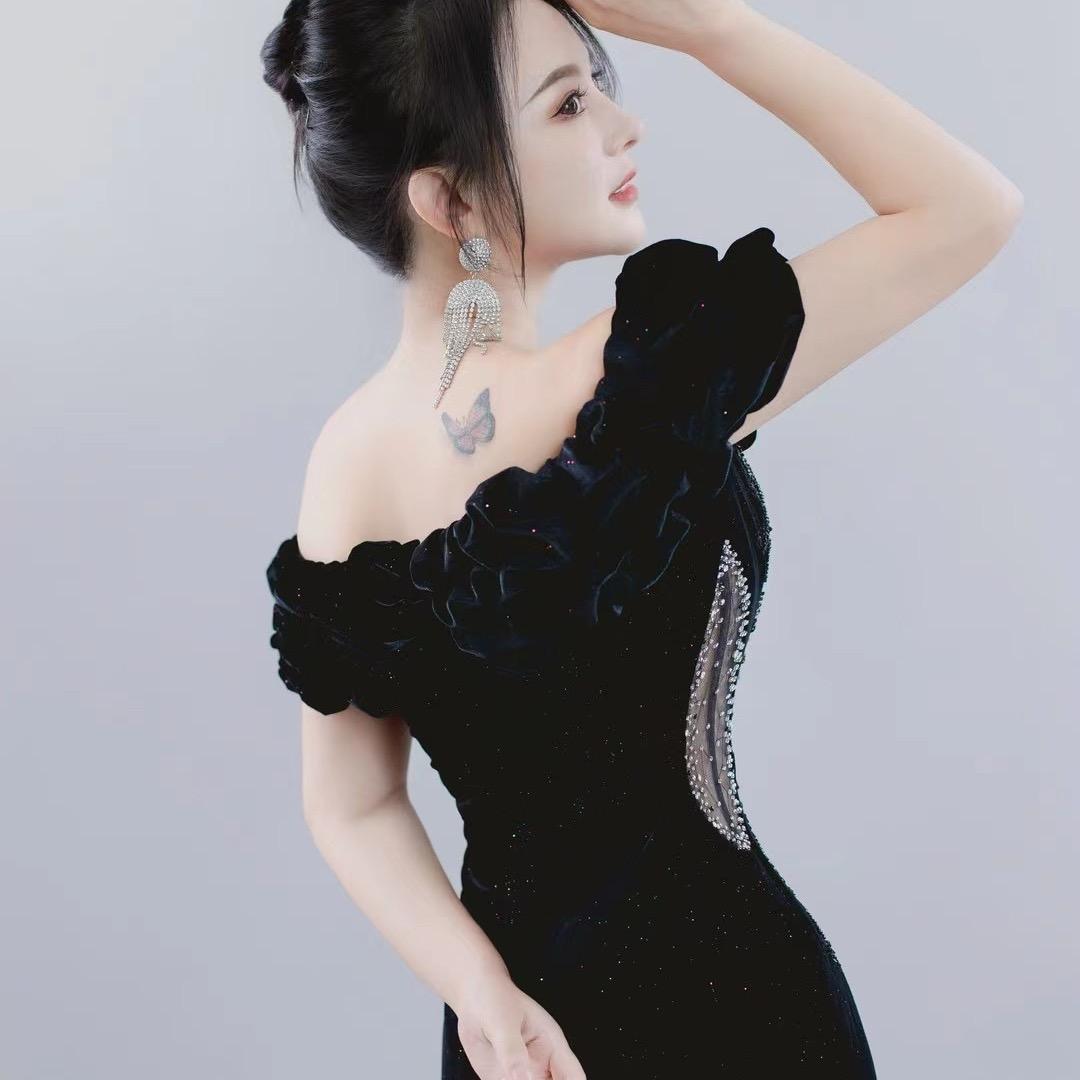 D哥的女神《小薇薇》🌹🌹🌹