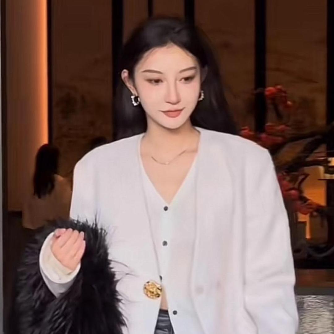 迪迪ya(穿搭分享)