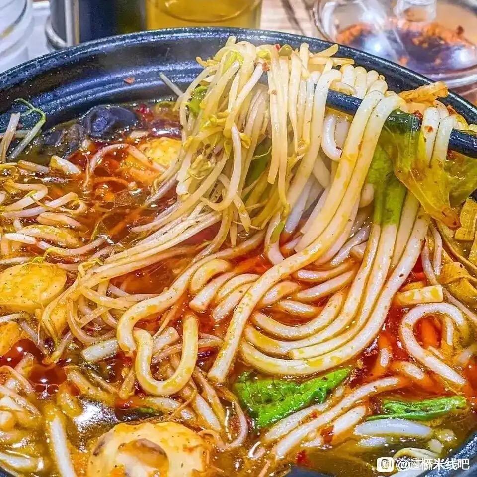 大交香味居过桥米线