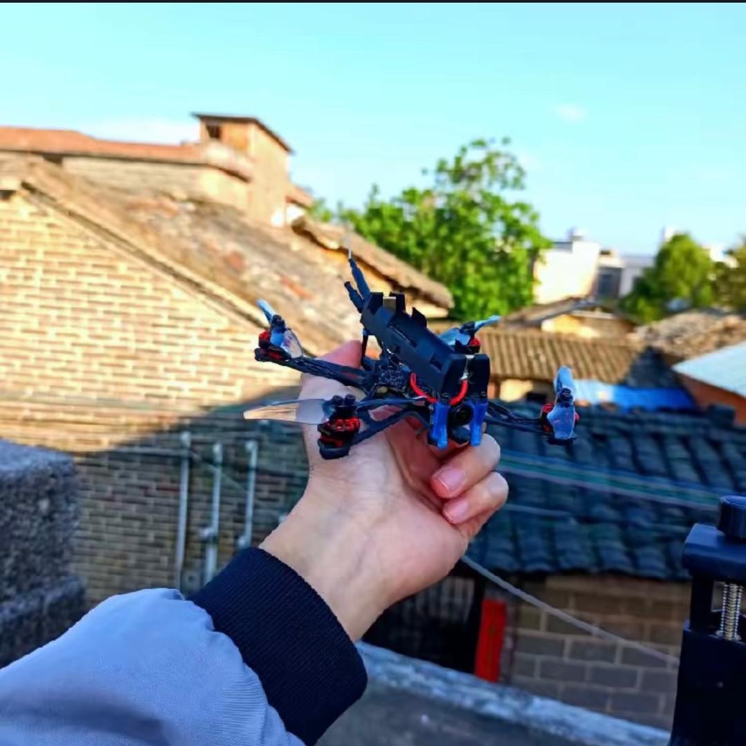 飞起来电池很烫