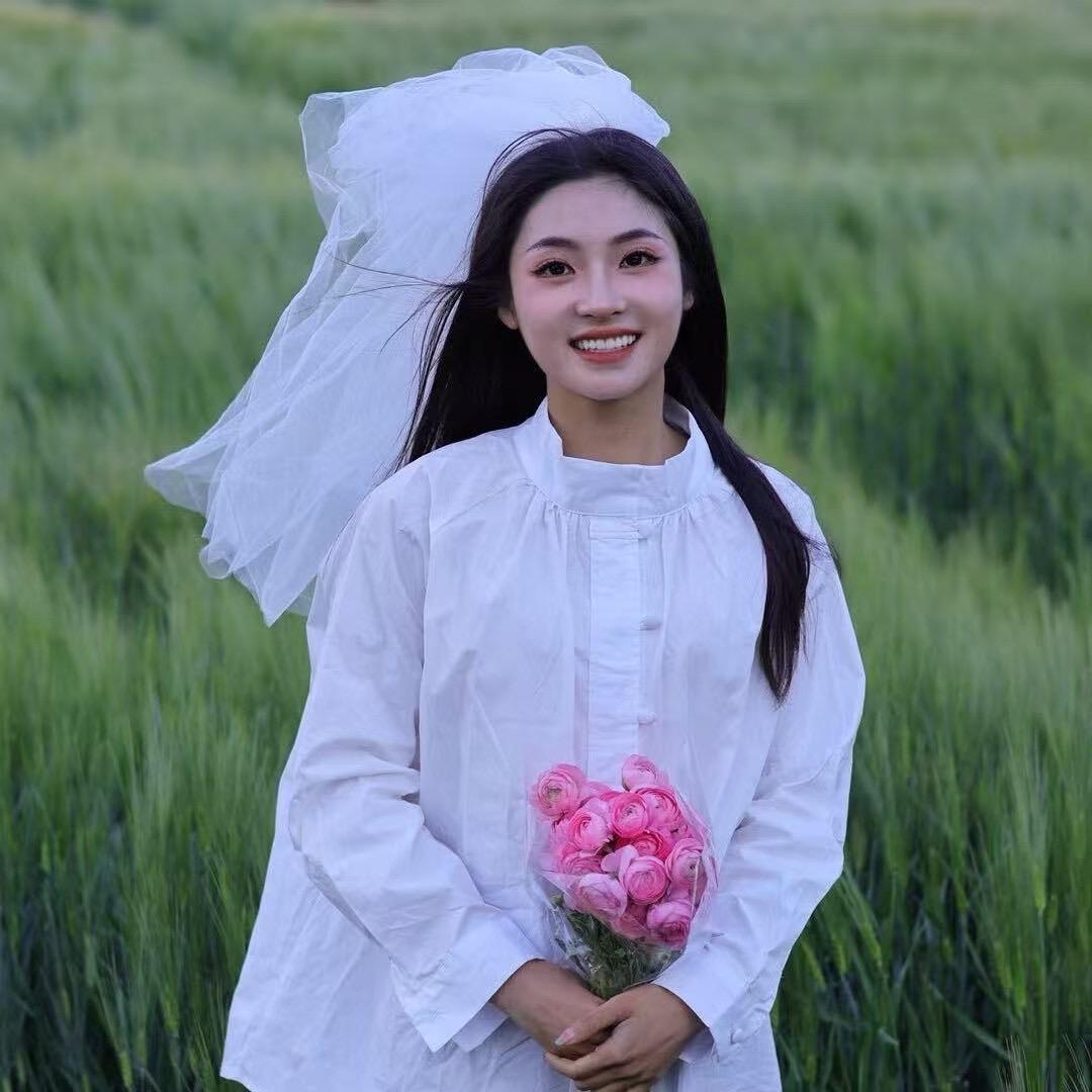 大脸丹的穿搭日记 同款衣服在橱窗里