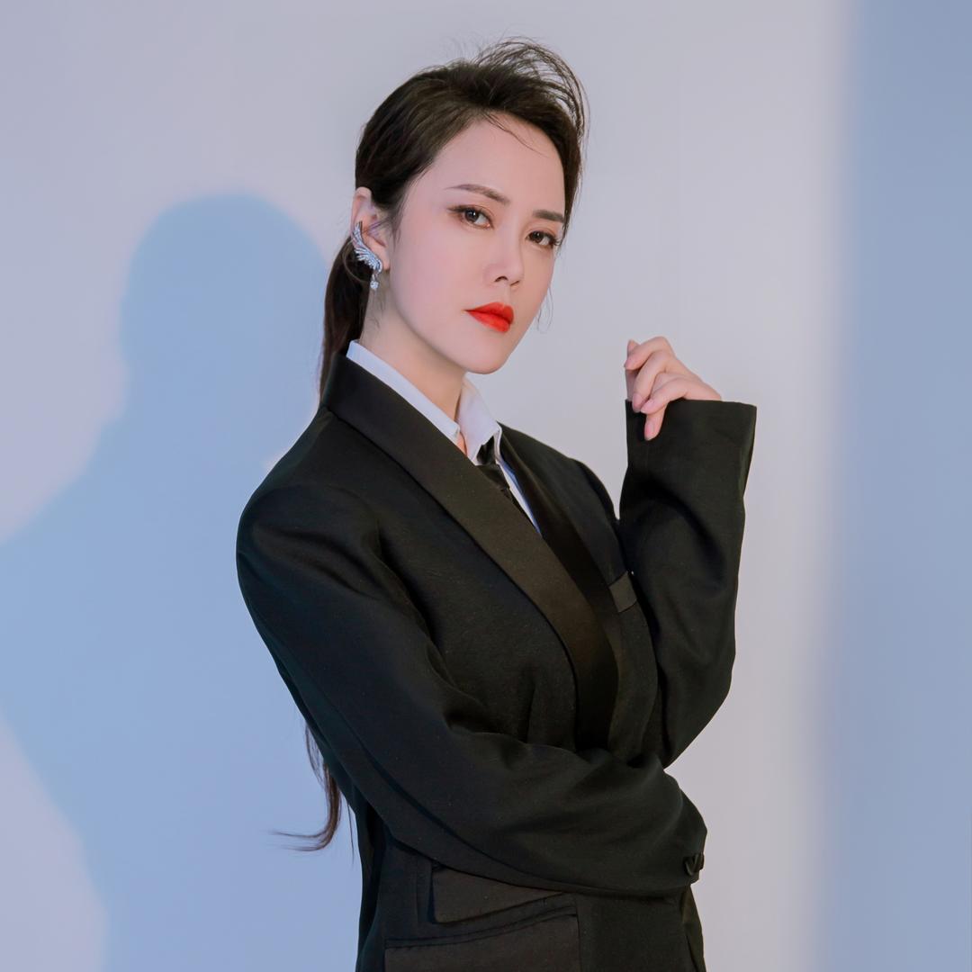 成都素颜调肤师－许多钱