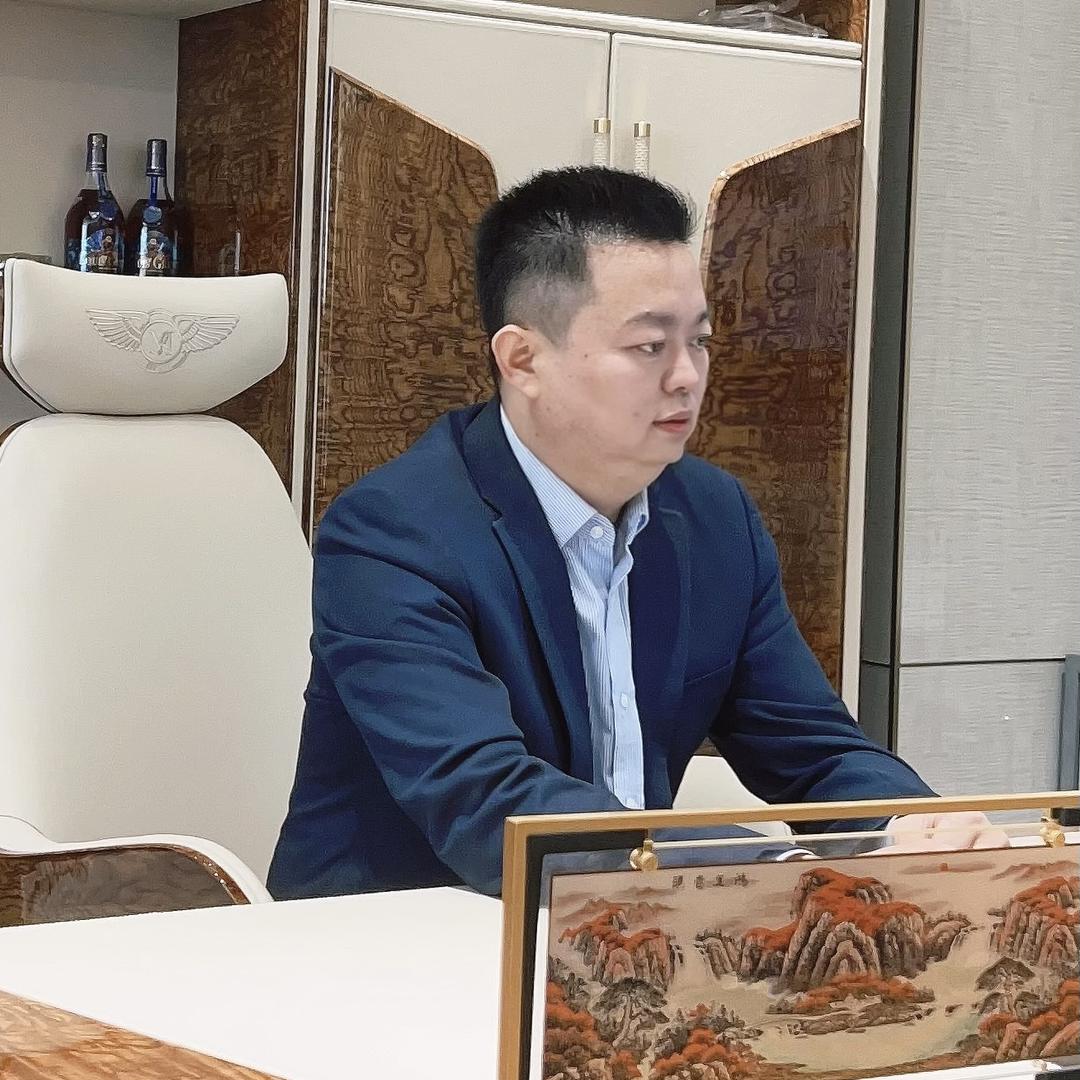 武哥-佛山轻奢家具源头工厂