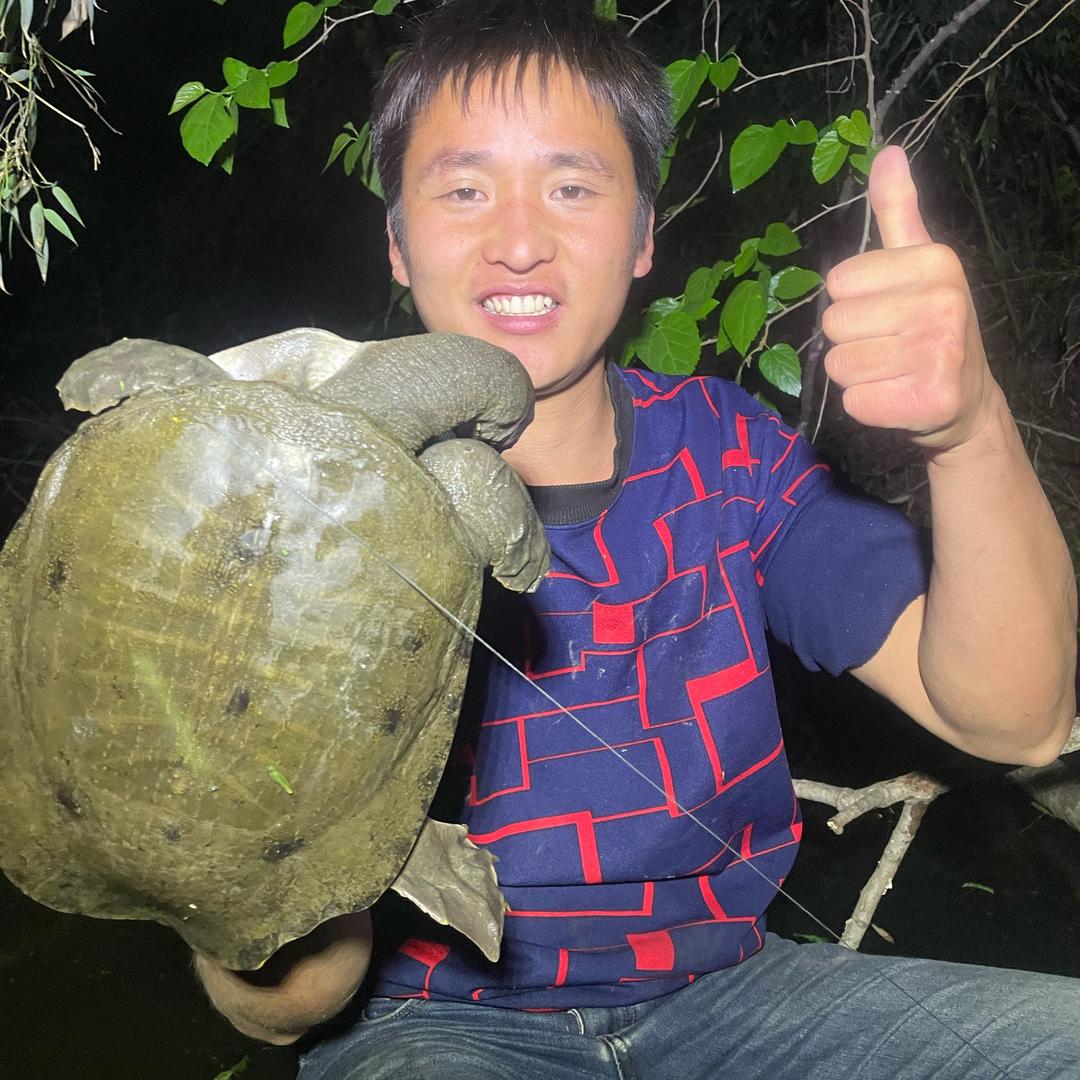 鳝哥二娃(每晚八点半户外）