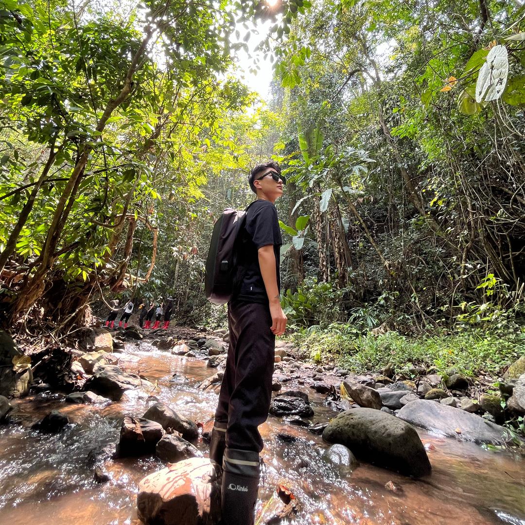 基诺山巴朵乐森欢乐谷雨林徒步